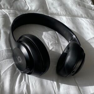 Beats Pro by Dre Black Over-Ear Headphones